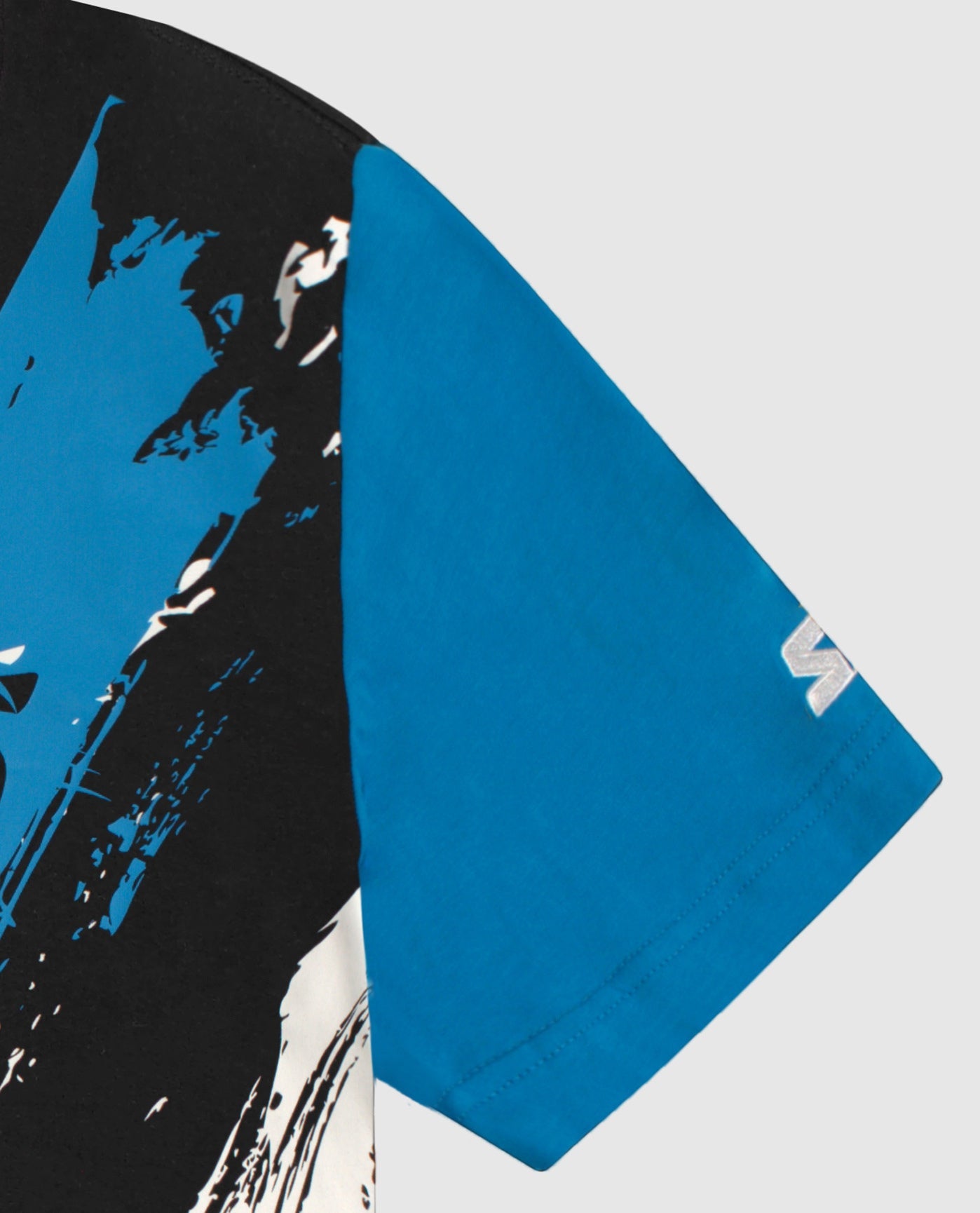 Detail View of Starter Black Carolina Panthers Short Sleeve Crew Neck Starter Shirt | STR CAROLINA PANTHERS BLACK