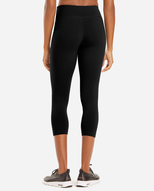 Back View Of Danskin Black Signature Signature Yoga Capri Legging | DSK BLACK SIGNATURE