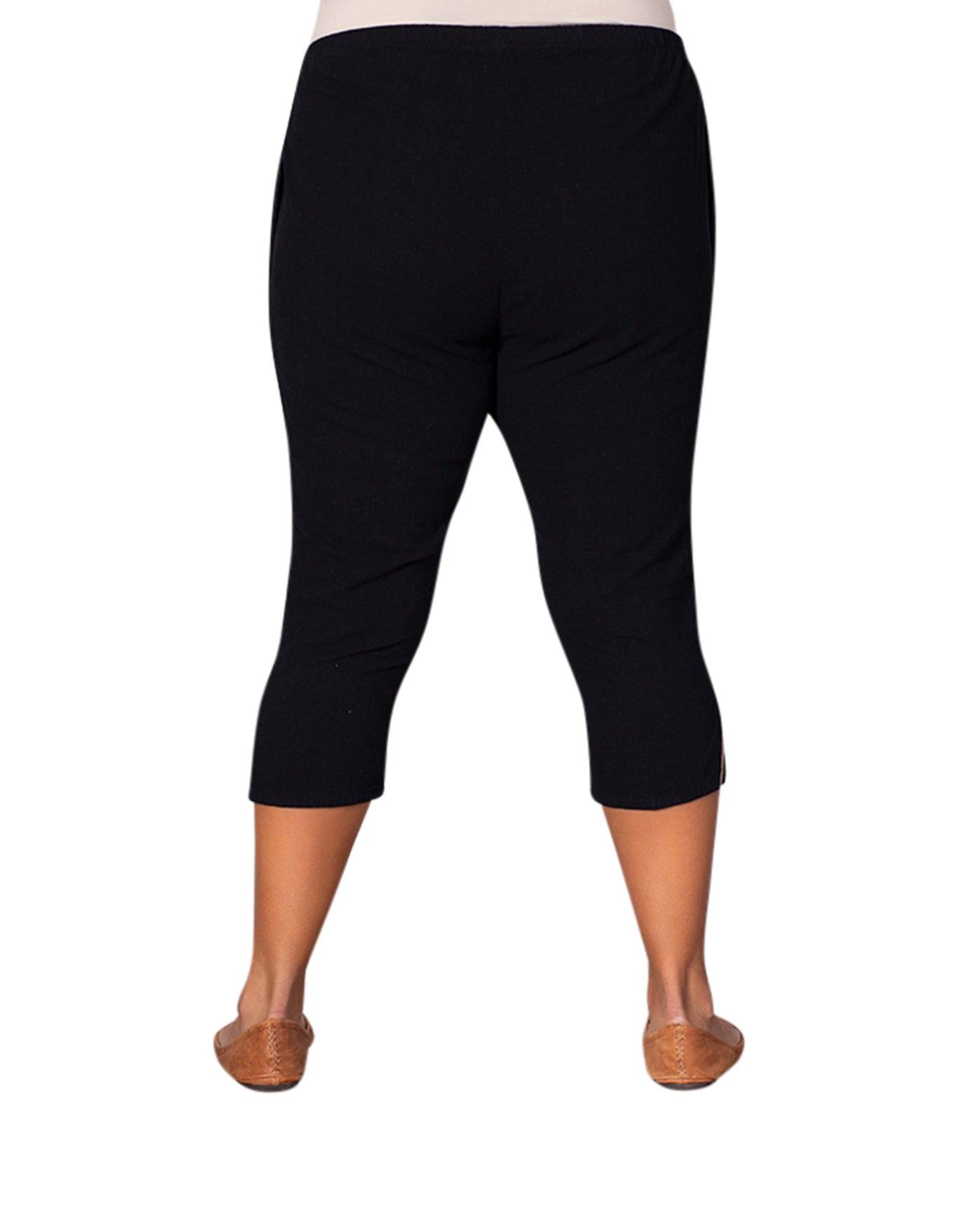 Back of Pull On Linen Plus Size Capri Pants | 001 OTPS Black